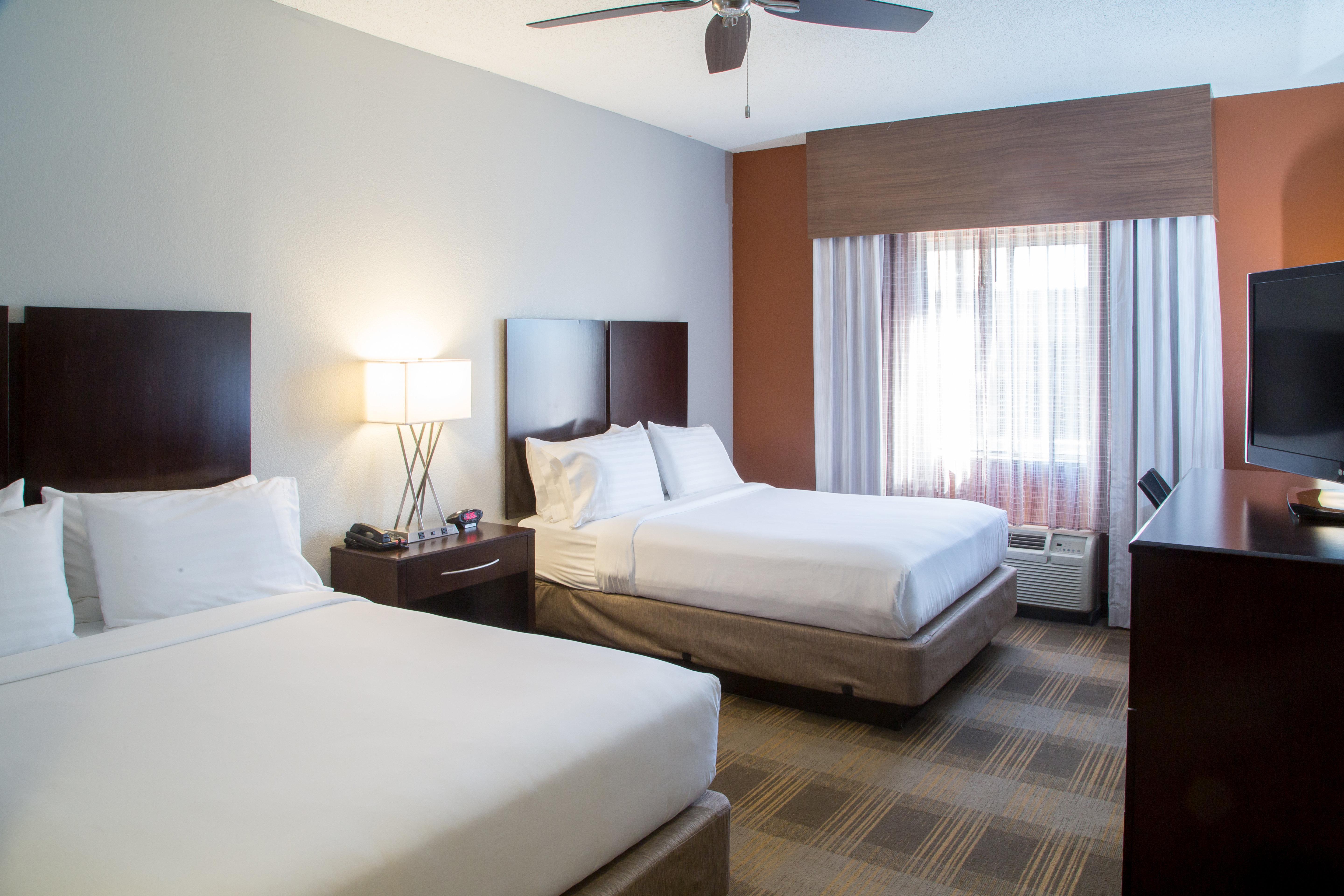 Holiday Inn Express & Suites - Oxford By Ihg Exterior photo